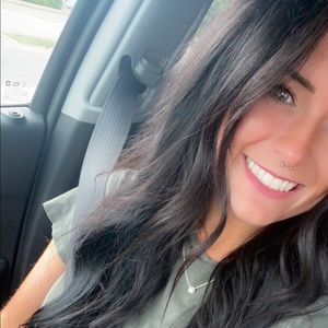 Meet your Posher, Adrienne